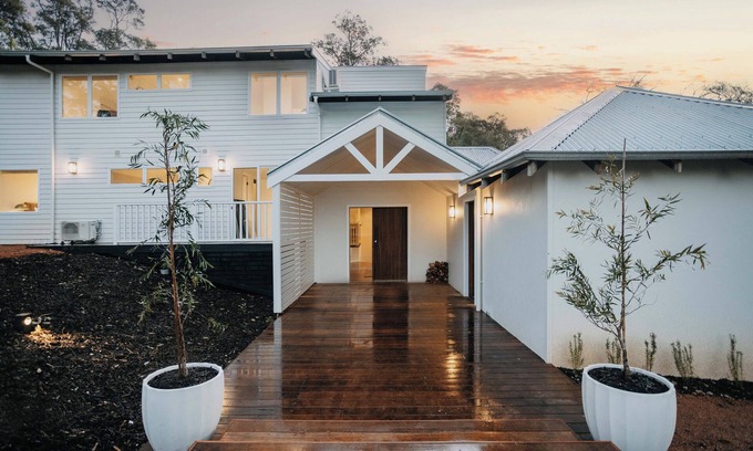 Peerabeelup Casa | The Vintners: Where luxury meets nature, five master suites & spacious living