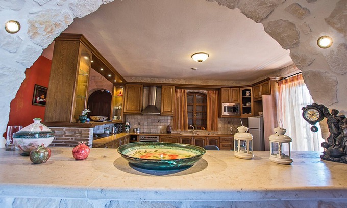 Koiliomenos Apartamento | The Vivian - Luxury Stone Villa