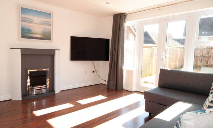 Alvaston Casa | The Voyager - 6 Beds, 3 Bedrooms, Great for Contractors