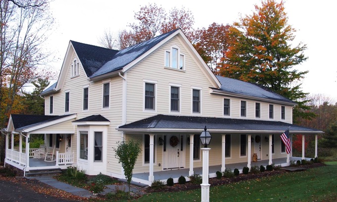 Ellenville Casa | The Wagar Suite is one of the two units in The Wagar Farm 1800's farmhouse. It is situated on 6 acres and overlooks the Beerkill stream. The Wagar Suite has the feel of an old farmhouse with all the modern conveniences including a whirlpool tub.