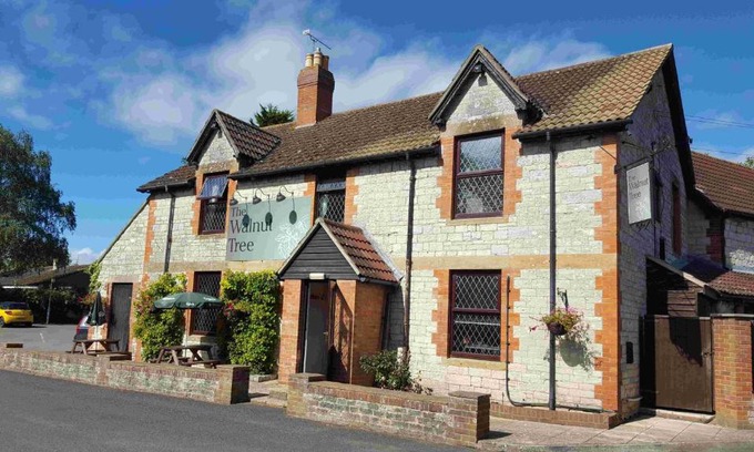 West Camel Hotel | The Walnut Tree