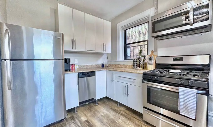 Bloomfield Apartamento | The Warhola Bloomfield