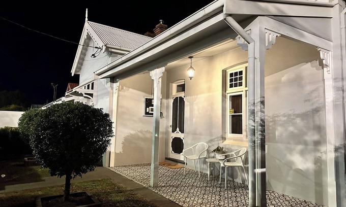 Dubbo Casa | The Warra House - Luxury and convenience.