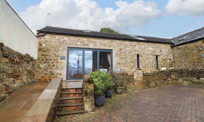 Lofthouse Cabaña | THE WARREN BARN, pet friendly, with a garden in Kirkby Malzeard