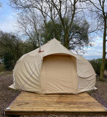 Brackley Otro | The Warren, Hot Tub and wood burning stove