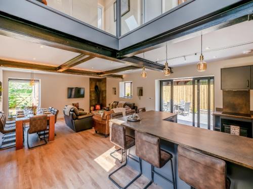 Arnold Casa | The Warren - Uk42858