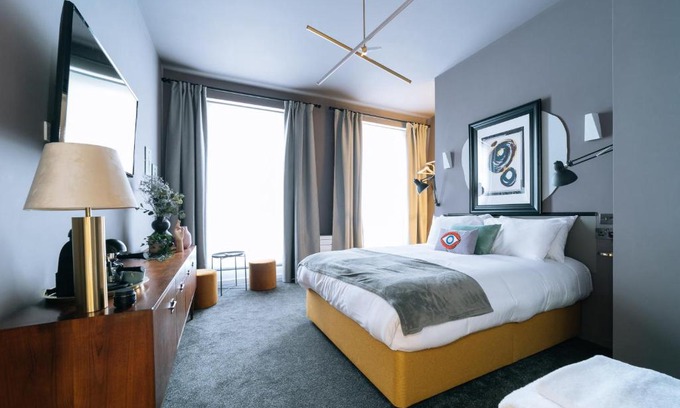 Warwick Hotel | The Warwick By Nestor