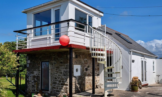Pendeen Casa | The Watchtower at Western Watch by Interhome