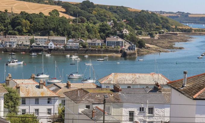 Mylor Churchtown Casa | THE WATER HOUSE, family friendly, with open fire in Falmouth