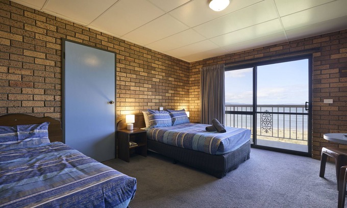 Swansea Hotel | The Waterloo Hotel