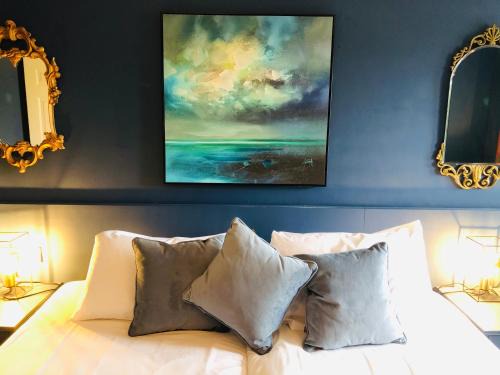Westport Apartamento | The Waterside Apartment 112 Harbour Mills