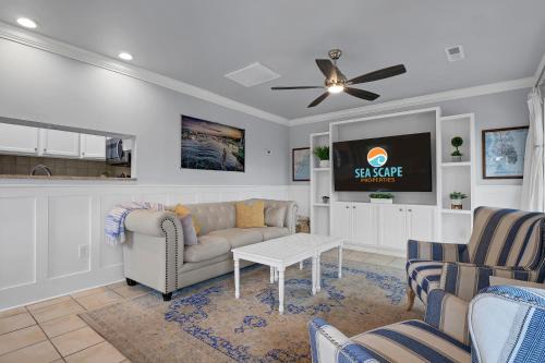Airlie Casa | The Waterway 405 by Sea Scape Properties