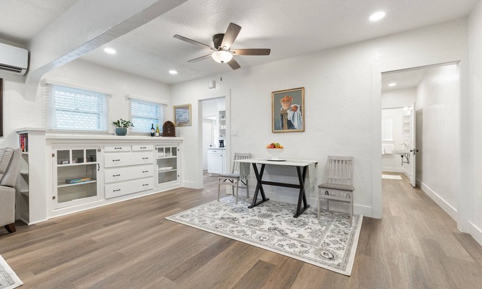 Visalia Casa | The Watson Suite Near DT Visalia, SNP!