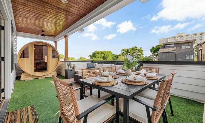 Edgehill Casa | The Waylon - Newly Redesigned, Rooftop w/ Sauna