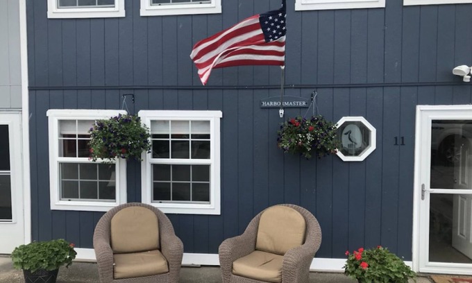 Sandusky Casa | The Wayward Sailor's Boathouse - Minutes to Cedar Point