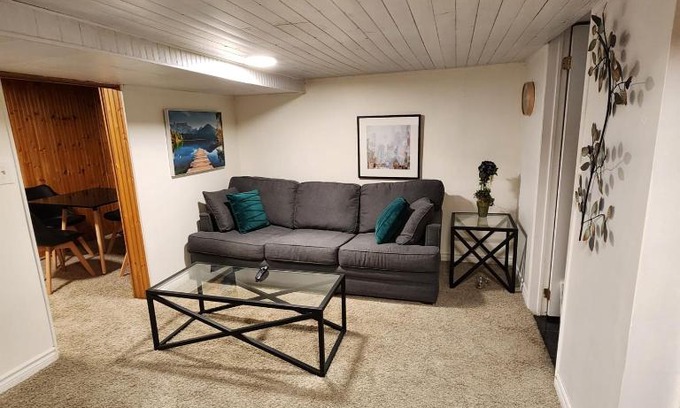 Kitchener Apartamento | The Weber Suite
