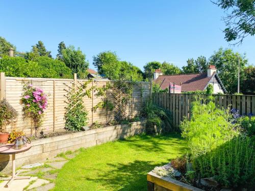 Dunfermline Casa | The Wee Cottage - Uk42919