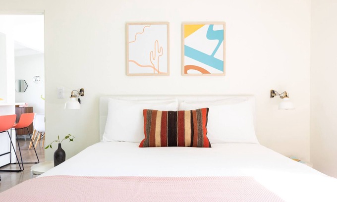 Tahquitz River Estates Hotel | Vivir experiencialmente - Queen Flat at Wesley Hotel