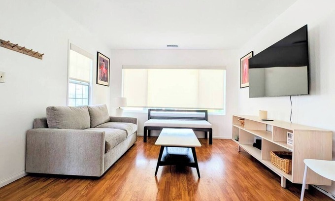Del Aire Casa | The West End