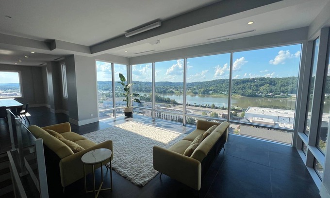 Huntington Apartamento | The West Virginia Penthouse