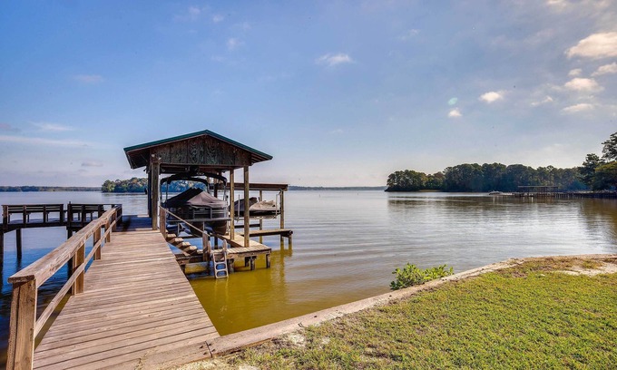Trinity Casa | 'The Whacky Shack' Family Cabin w/ Fire Pit!