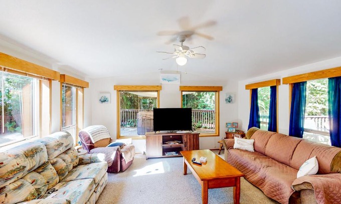 Brookings Casa | The Whale House