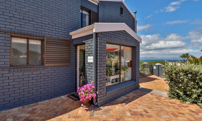 Westcliff Cama Y Desayuno | The Whale's Tale Guesthouse