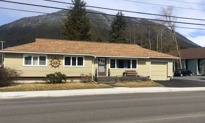 Sitka Casa | The Wheelhouse - Downtown Sitka