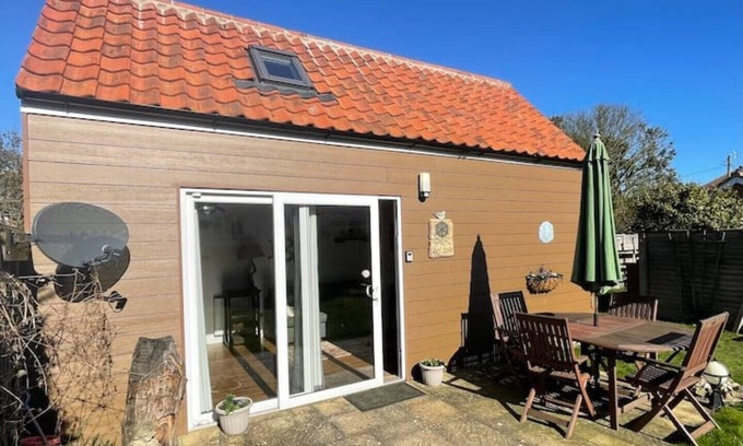 Southwold Cabina | 'The Wheelhouse' with a nautical theme