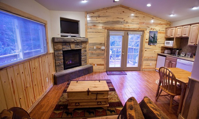 Estes Park Cabaña | The Whispering Pines beckons adventurers seeking an escape unlike any other.