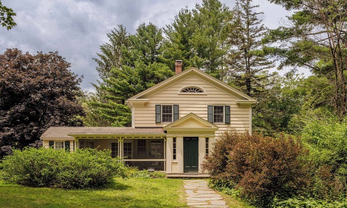 Craryville Casa | The Whistling Oak: Pristine Pond | Tranquility