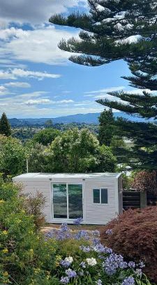 Tauranga Otro | The White Cabin
