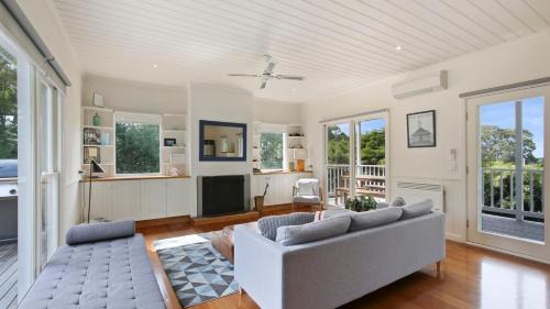 Metung Casa | The White Cottage