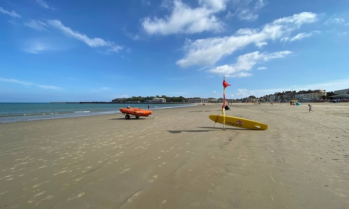 Weymouth Cabaña | The White Cottage