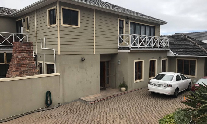 Fish Hoek Casa | The White House in fabulous Fish Hoek