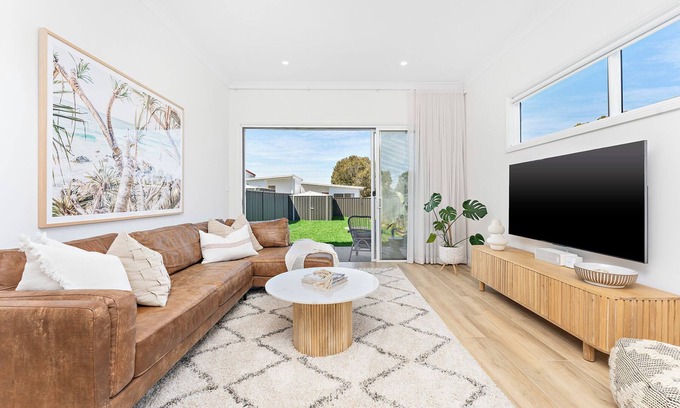 Corrimal Casa | The White House near beach + shops