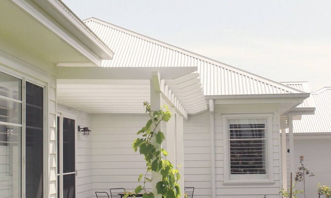 Worrigee Casa | The 'White House' on Tee. Luxury house, close to weddings!