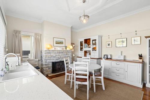 Apollo Bay Casa | The White House Prime Location and Oozing Character