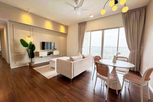 Maluri Apartamento | The White House UNA opposite Sunway Velocity Mall