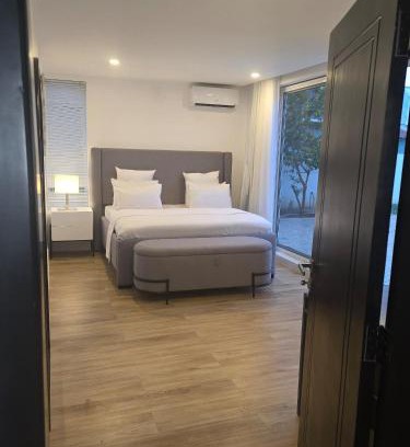 Shinyanga Casa | The White Oasis Modern Room in Shinyanga