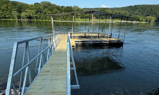 Flippin Casa | The White River at your doorstep with NEW private dock