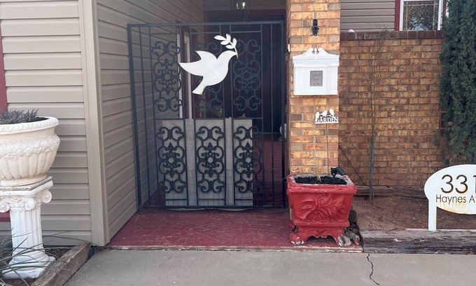Midland Apartamento | The White Room in Haynes AVe.