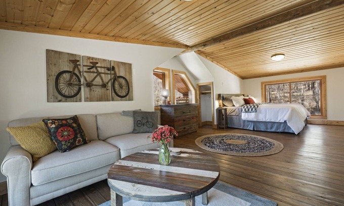 Whitefish Casa | The Whitefish Trail Retreat - ¡Cabaña en 10 acres cerca del centro de Whitefish!