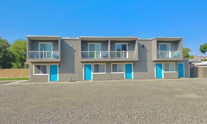Grand Junction Casa | The Whole Enchilada w/4 townhomes, Hot Tub