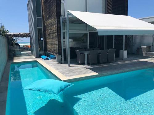 Waimarama Casa | The Whyte House - Waimarama Beachfront