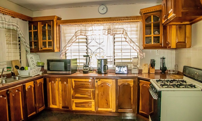 IronShore Estates Casa | The Whytehouse Villa