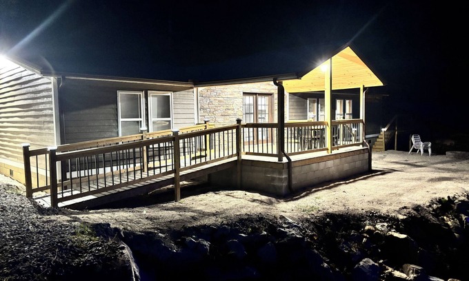Red Jacket Casa | The Wild & Wonderful – Steps from Hatfield-McCoy Trails