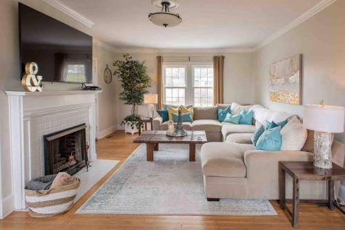 Yellow Springs Casa | The Wildflower House Yellow Springs AND Pet Friendly