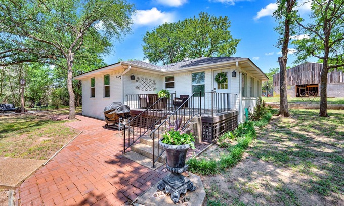 Waco Casa | The Wildflower- Peaceful Retreat/7 Miles to Magnolia/Downtown Waco