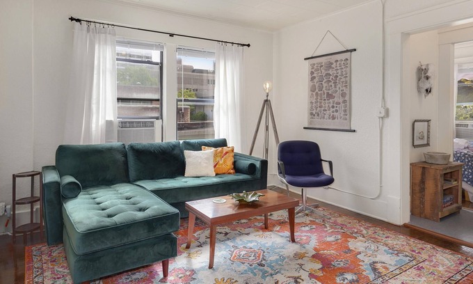 Fayetteville Apartamento | The Wildflower - Walk Everywhere Downtown